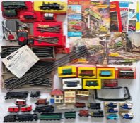 Large quantity of mainly 1960s-70s Tri-ang and Tri-ang Hornby HO/OO RAILWAY MODELS comprising