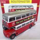 Sunstar 1/24-scale MODEL ROUTEMASTER BUS: RM 1933 in London Transport 1983 Golden Jubilee livery