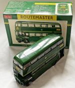Sunstar 1/24-scale MODEL ROUTEMASTER COACH: RMC 1453 in London Transport Green Line livery as the