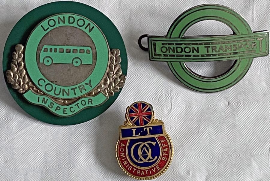 Trio of London Transport/London Country enamel CAP & LAPEL BADGES comprising a 1970s LCBS Senior