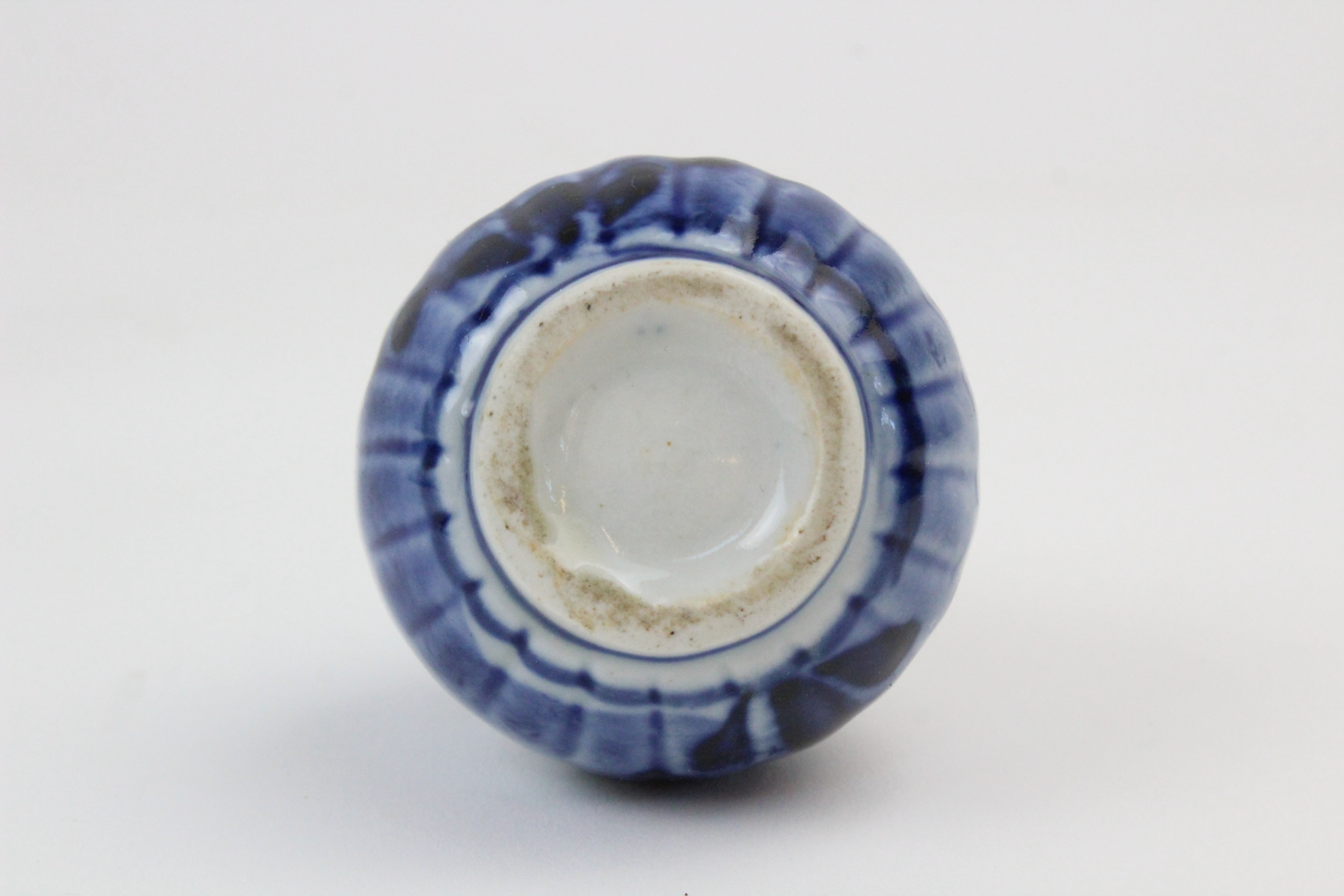 A collection of 18th century and later Chinese blue and white porcelain, to include a pair of tea - Image 7 of 12