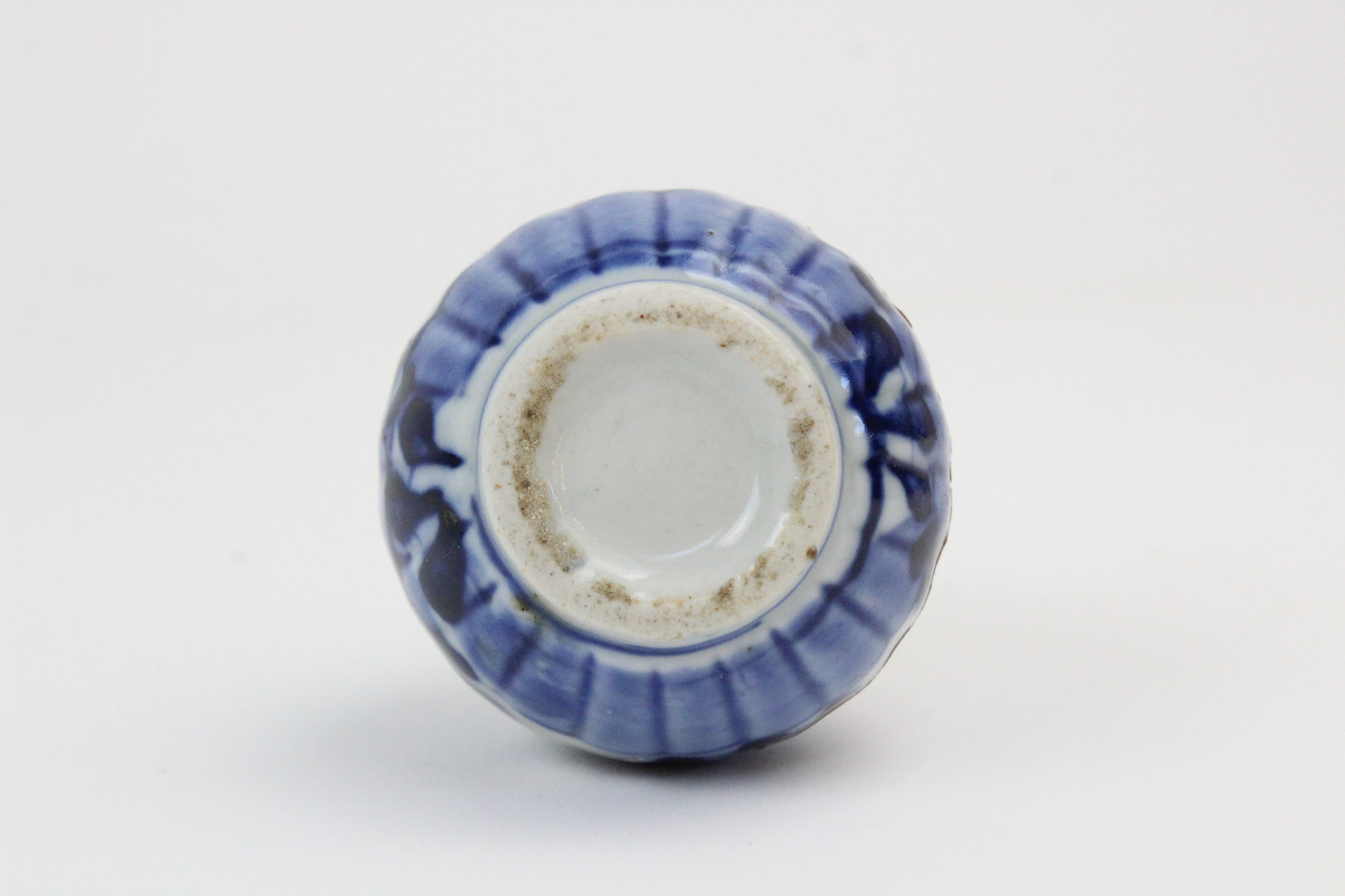 A collection of 18th century and later Chinese blue and white porcelain, to include a pair of tea - Image 8 of 12