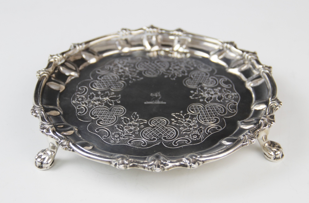 A George III Irish silver waiter, possibly by Thomas Townsend, of circular form with scalloped - Image 3 of 5