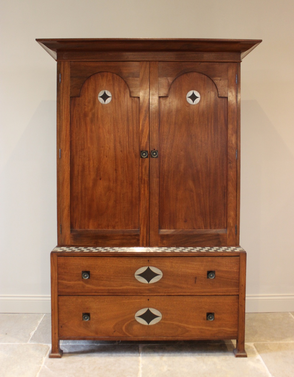 An early 20th century mahogany Arts & Crafts linen press, in the manner of Ambrose Heal, the cavetto - Image 2 of 12