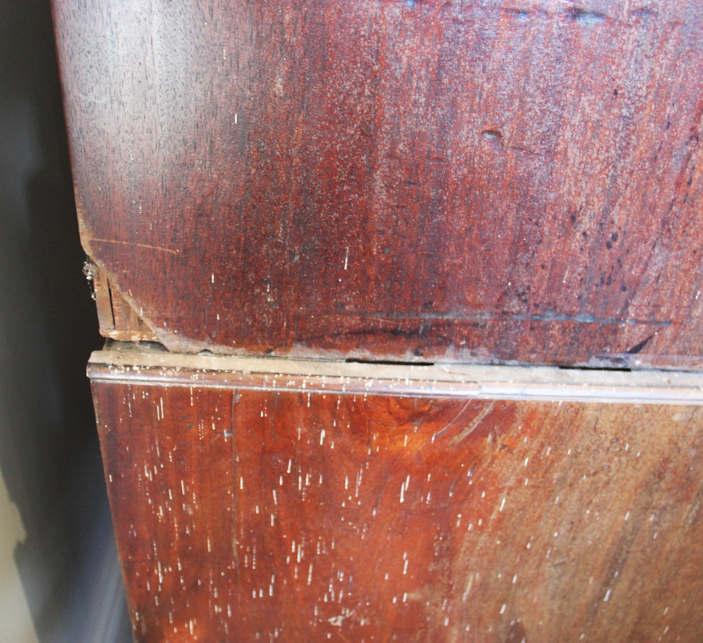 A George III mahogany chest on chest, the moulded cornice with a Greek key pattern frieze over two - Image 4 of 4