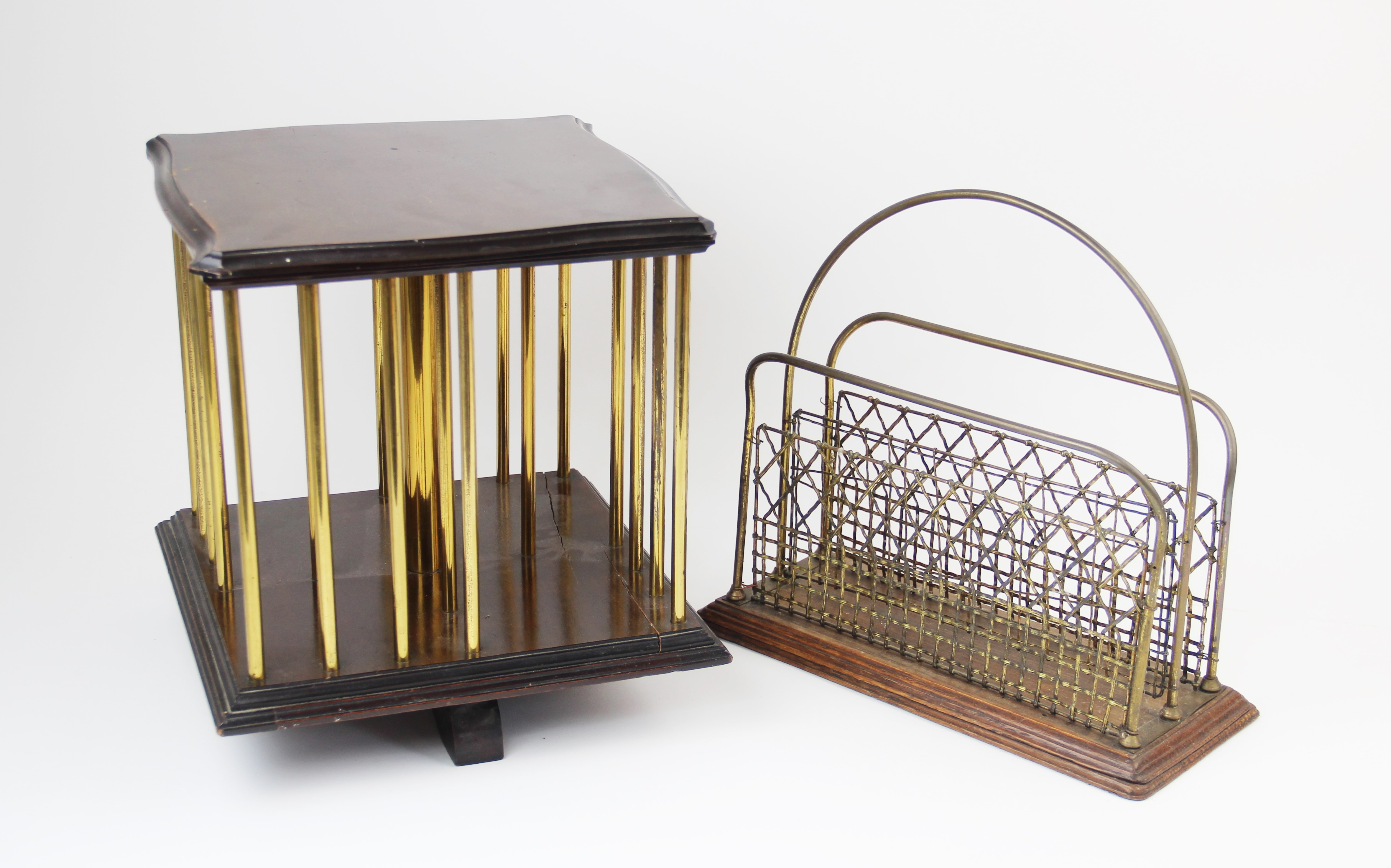 An Edwardian mahogany table top revolving bookcase,