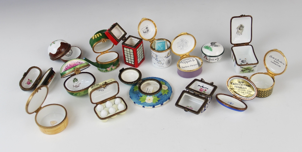 A collection of novelty pill boxes, 20th century, to include Staffordshire, Bilston and Battersea - Bild 2 aus 2