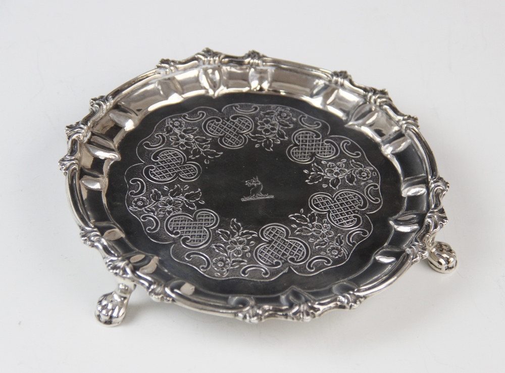 A George III Irish silver waiter, possibly by Thomas Townsend, of circular form with scalloped - Image 4 of 5
