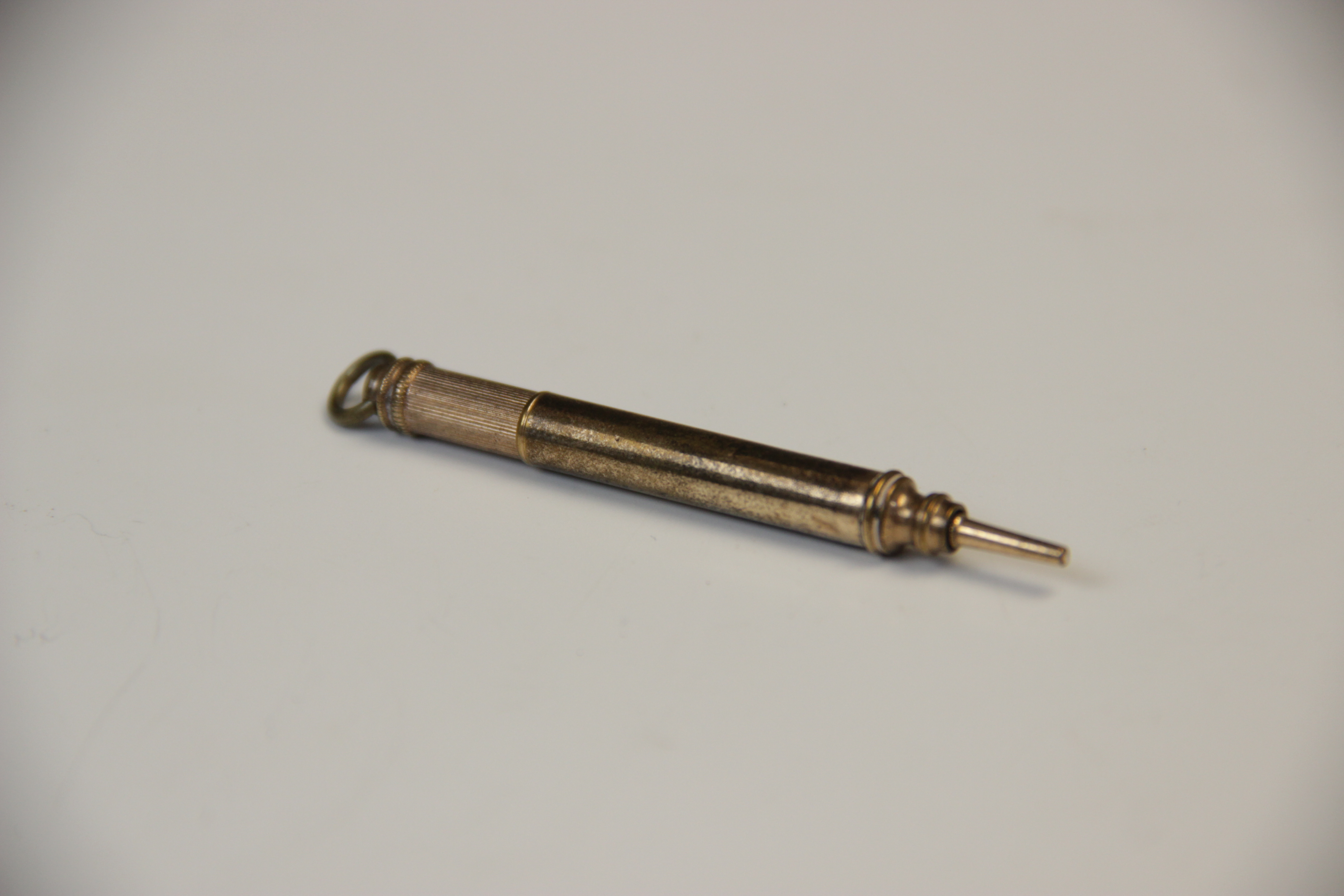 A selection of Victorian and later mechanical and travelling pencils, to include a George V 9ct gold - Image 6 of 17