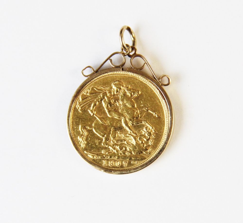 An Edward VII sovereign dated 1907 in pendant mount, gross weight 8.9g - Image 2 of 2