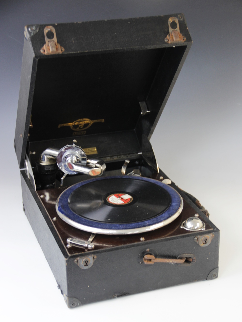 A vintage Columbia Viva-Tonal Grafonola No.202 portable table top gramophone, 20th century, with