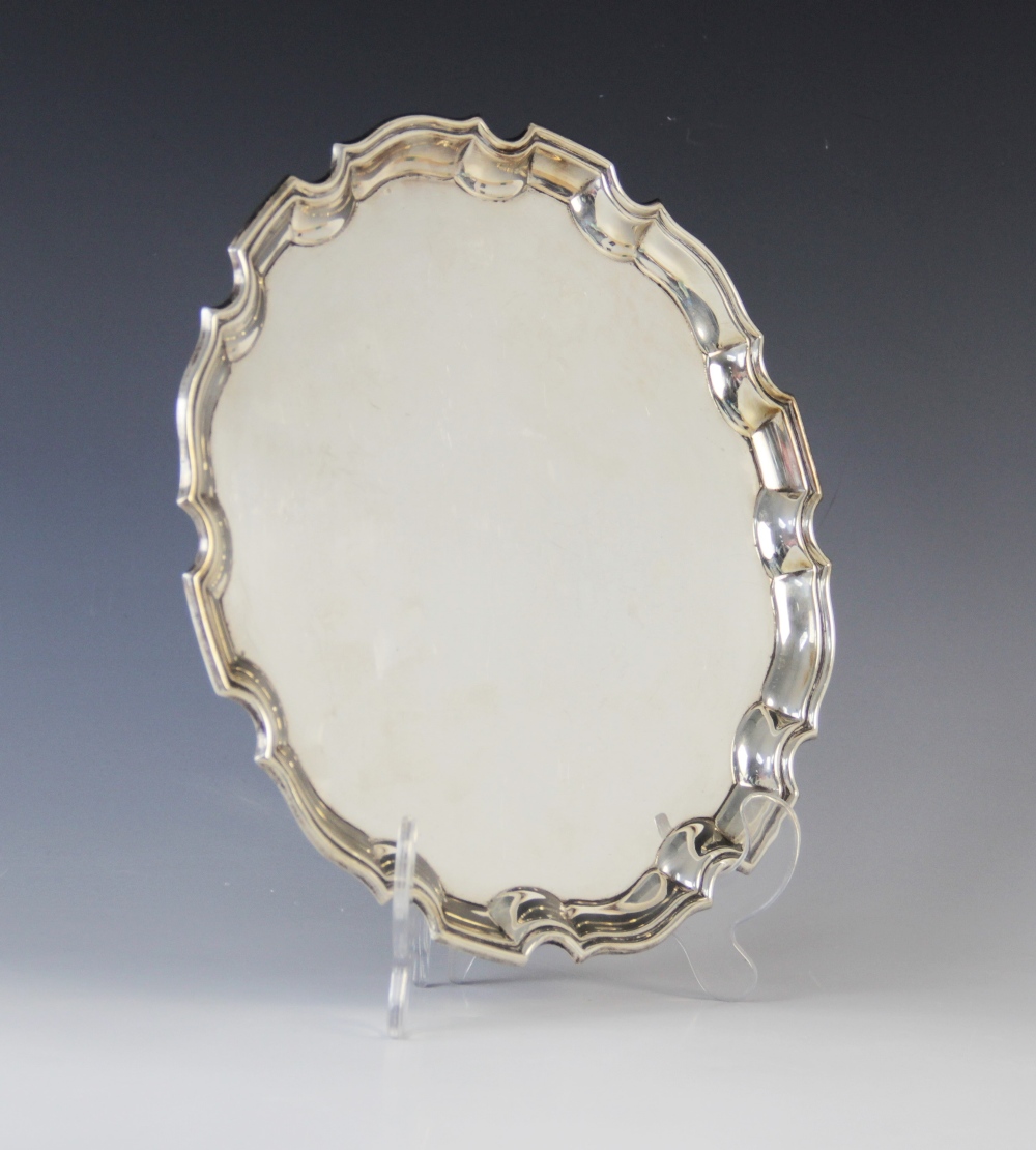 A George VI silver salver by Deakin & Francis, Birmingham 1941, of plain polished circular form with - Image 5 of 6