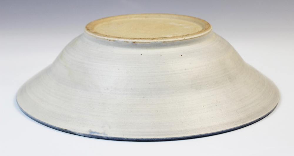 An Agnete Hoy studio pottery bowl, 20th century, the stoneware bowl decorated with blue abstract - Image 5 of 6