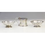 A pair of George V silver pin dishes by Levi & Salaman, Birmingham 1910-11, each of circular form on