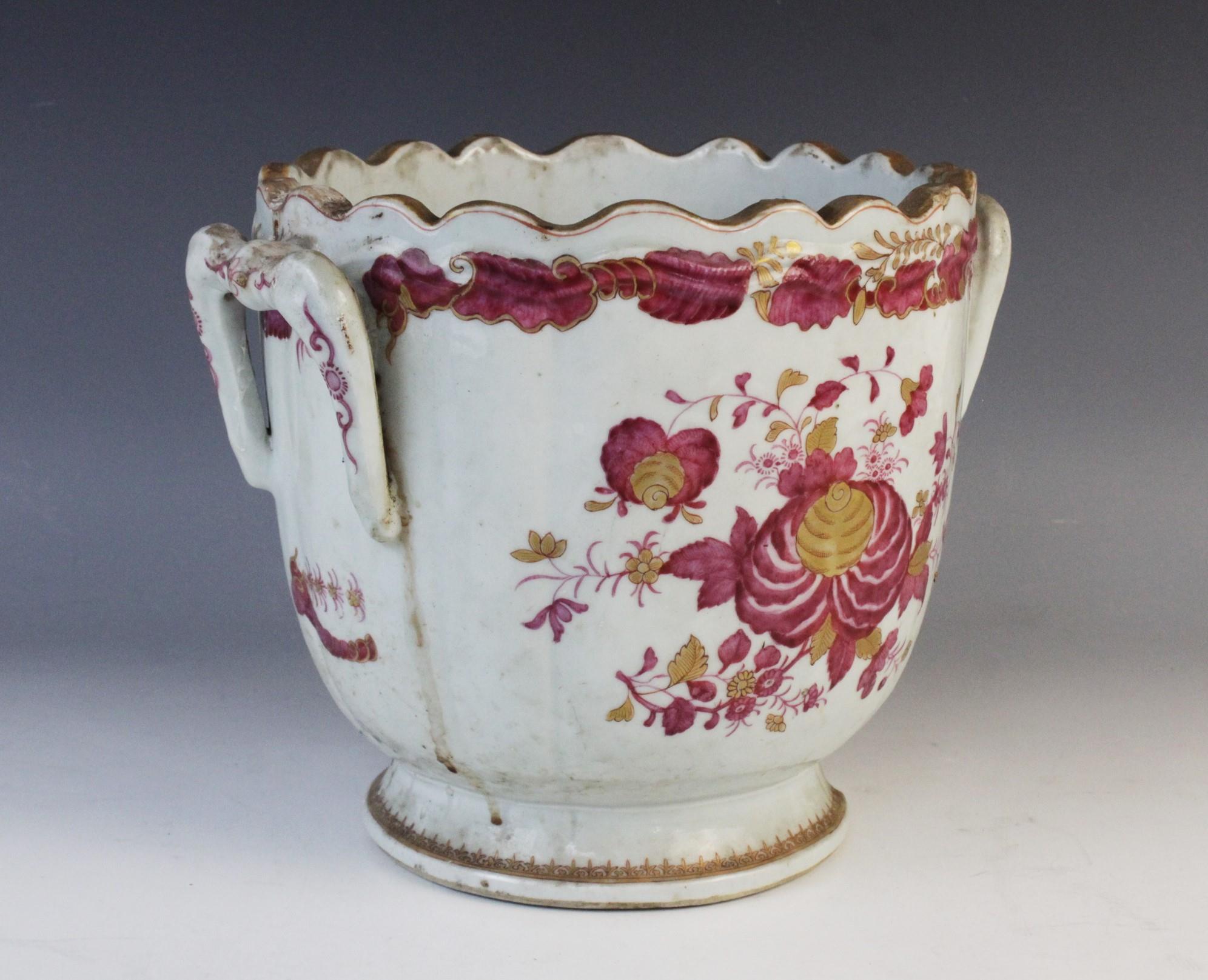 A Chinese porcelain wine cooler, Qianlong (1735-1796), of cylindrical form with wavy-shaped rim, - Image 2 of 3