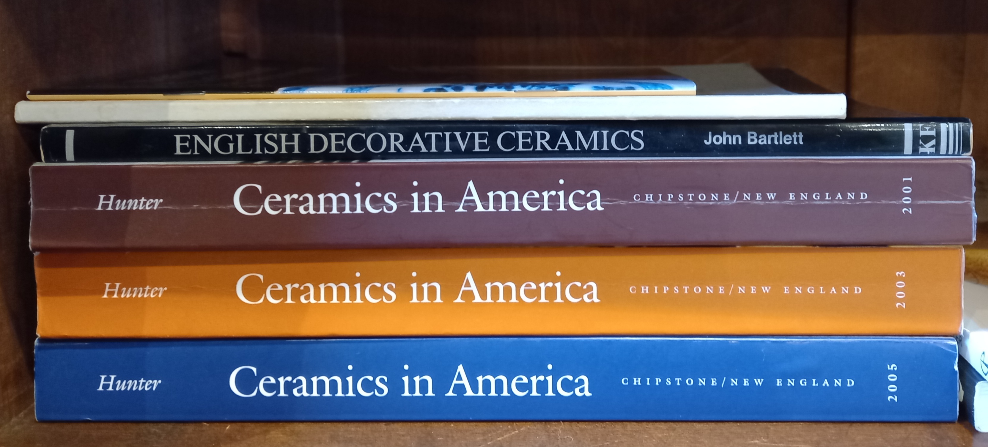 A collection of books about ceramics around the world, to include CERAMICS IN AMERICA (3 vols), A - Image 2 of 4