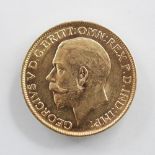 A George V gold sovereign, dated 1912, gross weight approx. 7.9gms