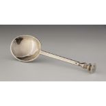 A Charles II seal top silver spoon, Jeremy Johnson, London 1660, oval bowl with faceted handle,
