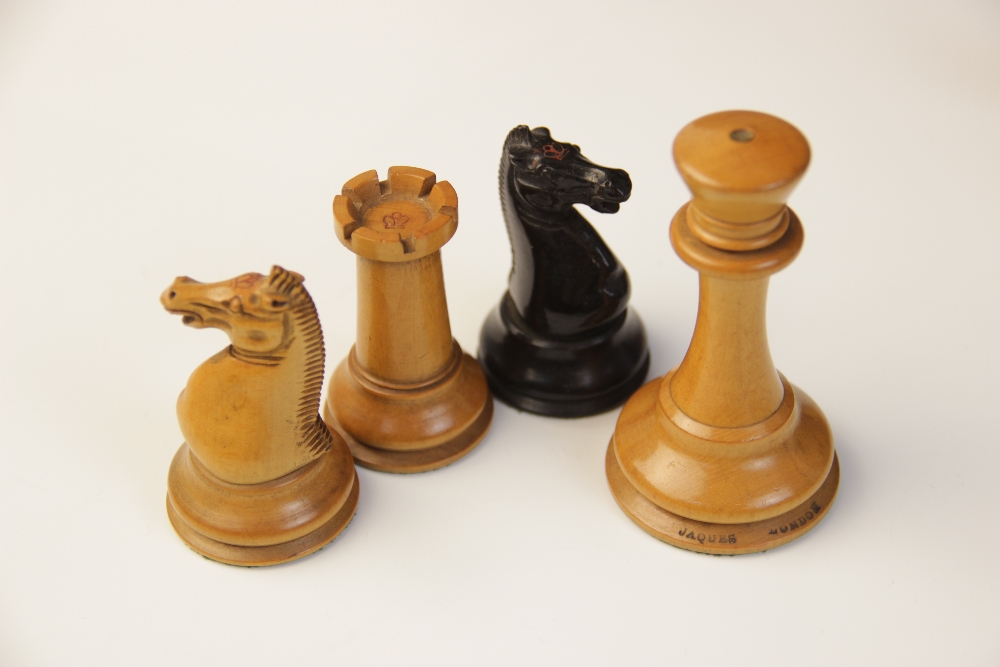 An early Jacques Staunton pattern chess set, the pieces in weighted boxwood and ebony, the white - Image 3 of 3