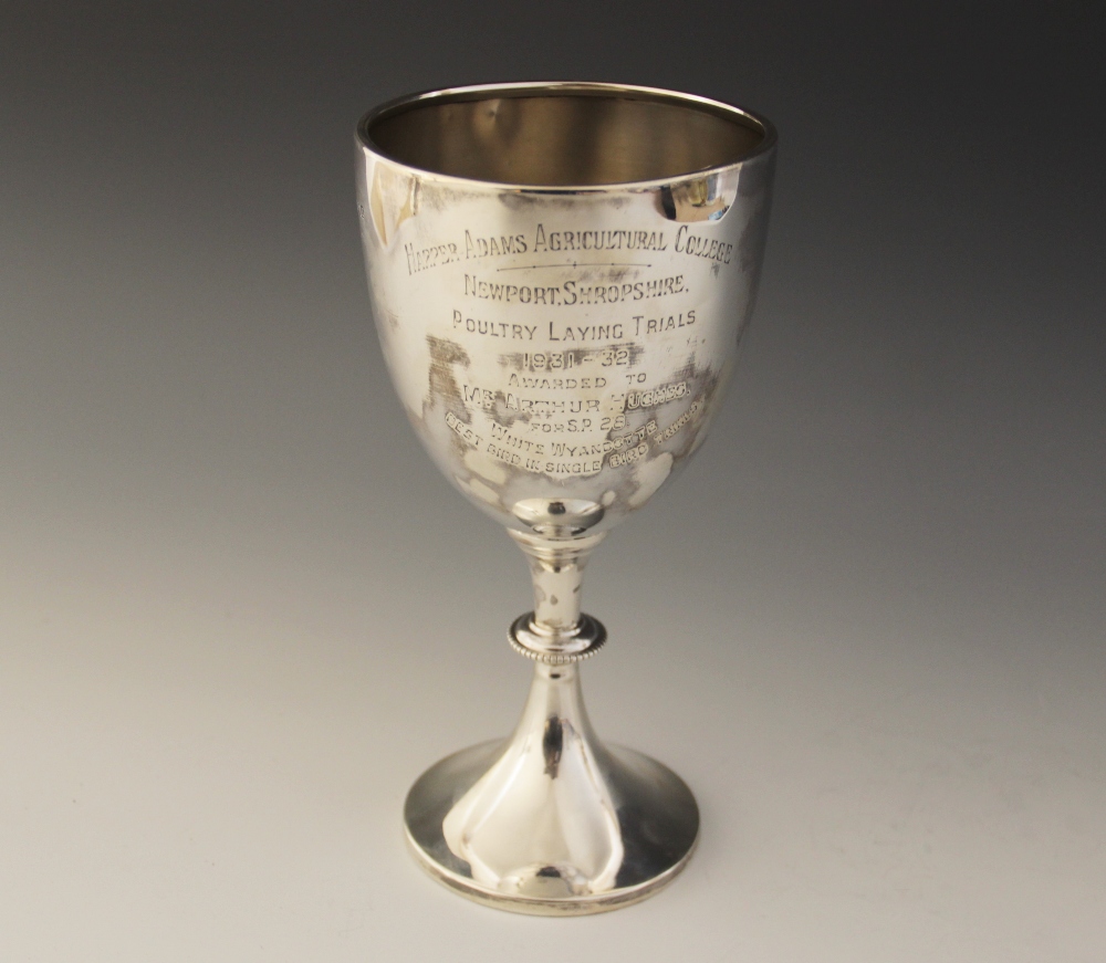 Agricultural Interest: A George V silver trophy cup, Vaughton & Sons, Birmingham 1932, of typical