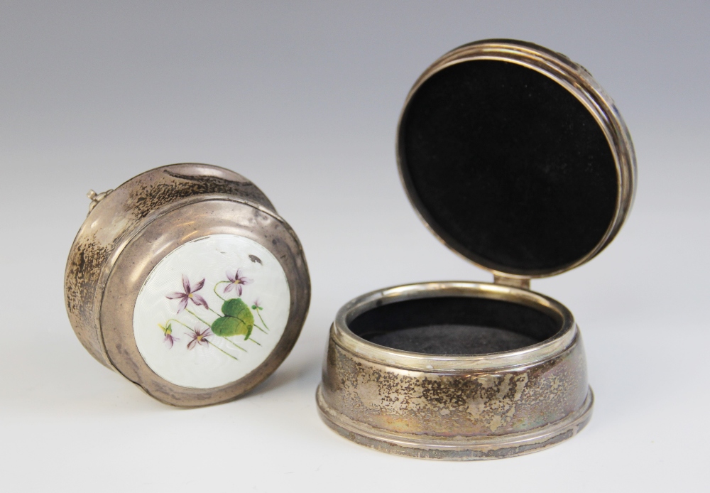 A George V silver and enamel ring box, probably Henry Clifford Davis, Chester 1916, 5cm high (at - Image 3 of 3