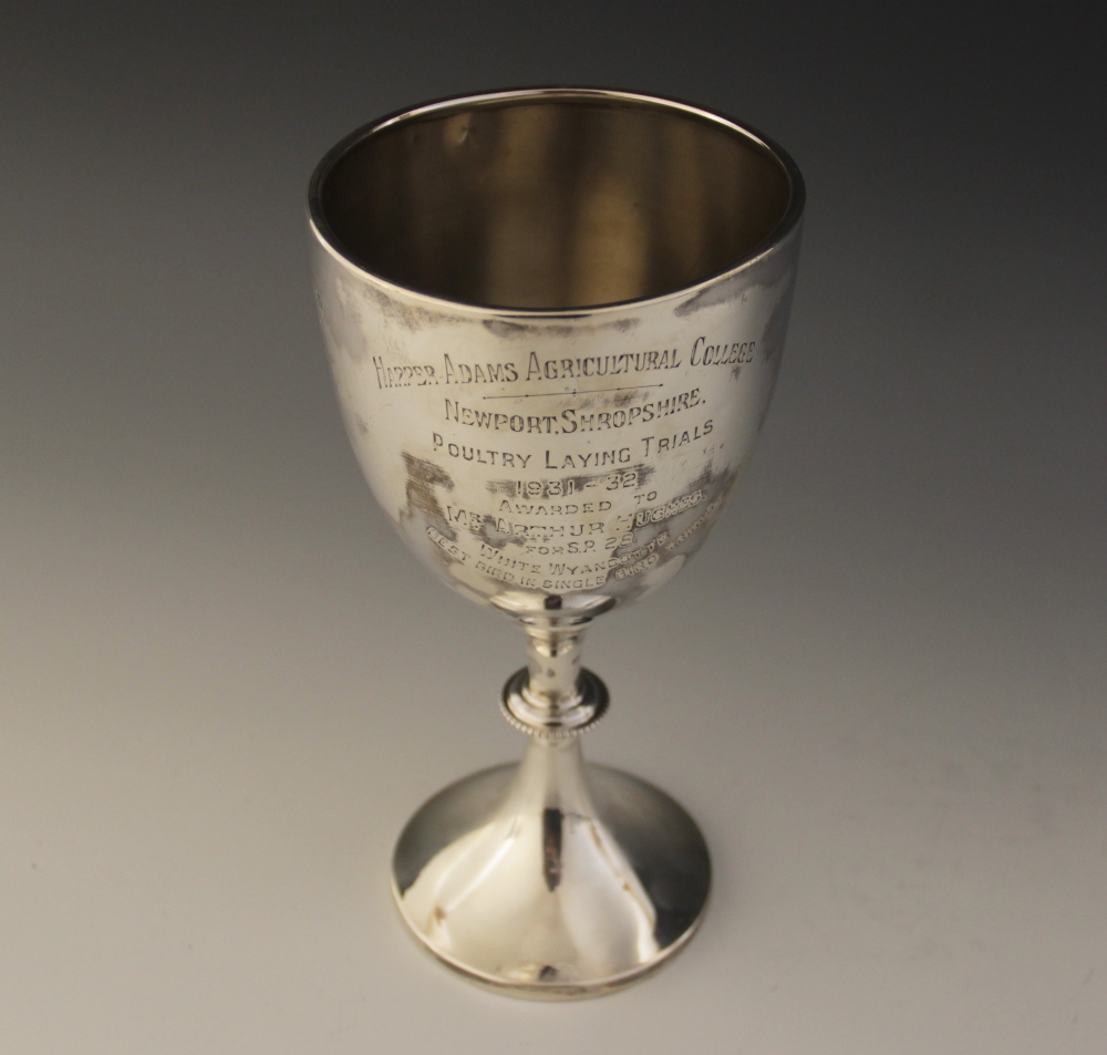 Agricultural Interest: A George V silver trophy cup, Vaughton & Sons, Birmingham 1932, of typical - Image 2 of 2