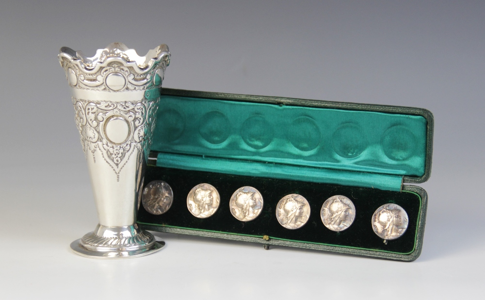 A cased set of six Edwardian silver buttons, Deakin & Francis Ltd, Birmingham 1902, the circular