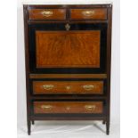 ELEGANTE SECRETAIRE