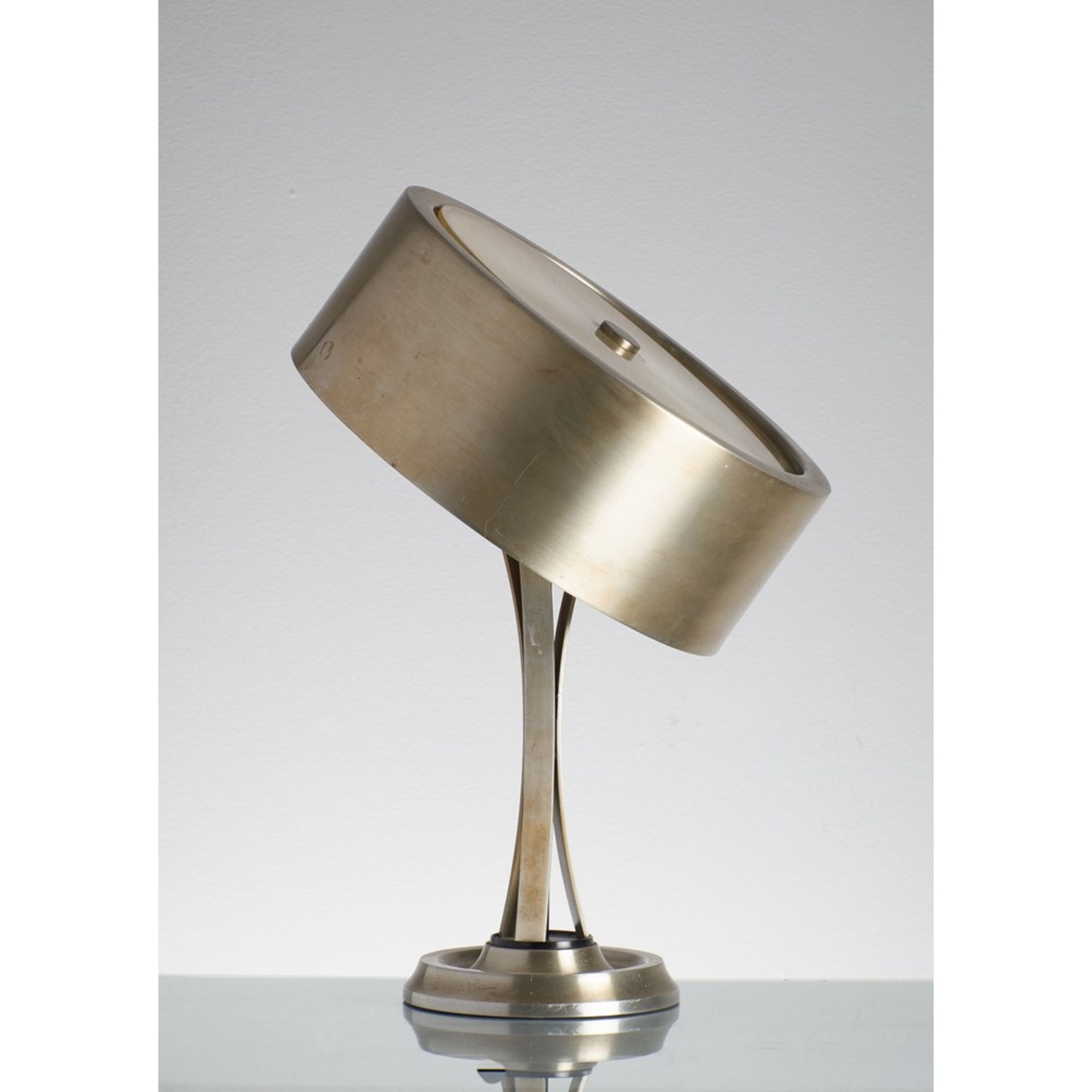 OSCAR TORLASCO Produzione Lumi Milano, Mod. 790, Italia anni '60 Lampada da tavolo in metallo