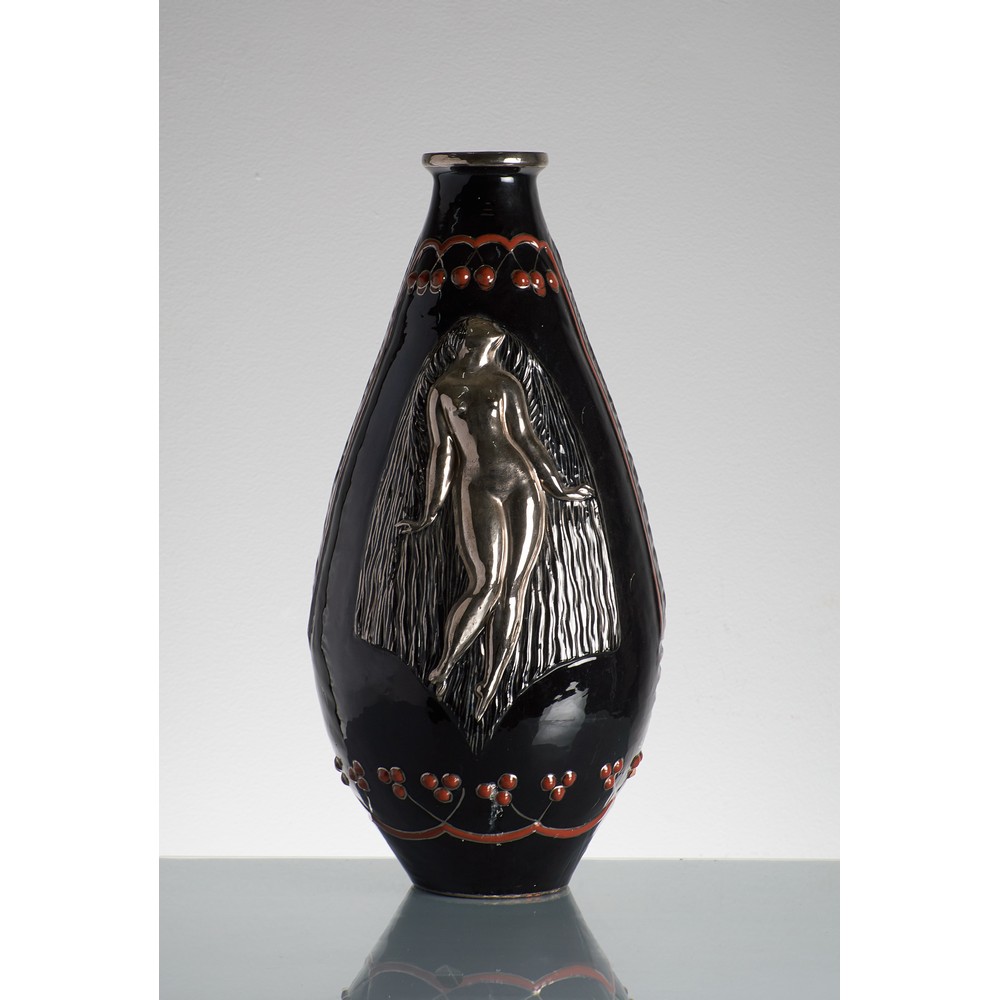 ALFREDO SANTARELLI Produzione Gualdo Tadino, Italia anni â€˜30 Importante e raro vaso in ceramica