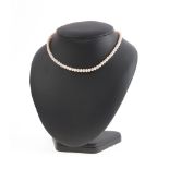 COLLANA di perle coltivate con susta in oro bianco 18 KT.