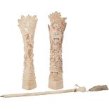 DUE SCULTURE indiane in osso raffiguranti "DivinitÃ  orientali" e MANICO di ombrello in avorio (