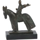 SCULTURA in bronzo, fusione a cera persa, raffigurante "Cavaliere romano" con base in marmo. XX