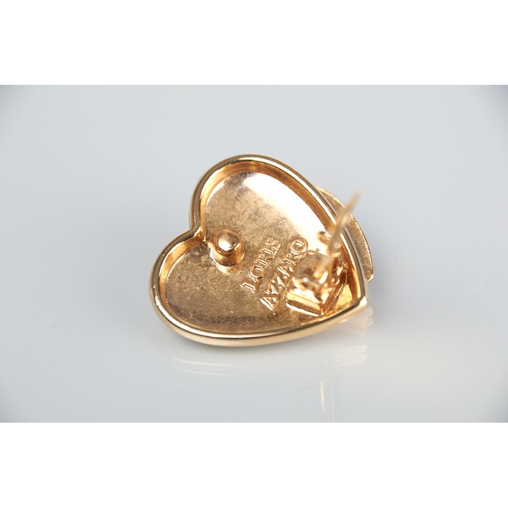 LORIS AZZARO, ORECCHINI A FORMA DI CUORE ANNI '80 Orecchini a forma di cuore in metallo dorato con - Image 2 of 2