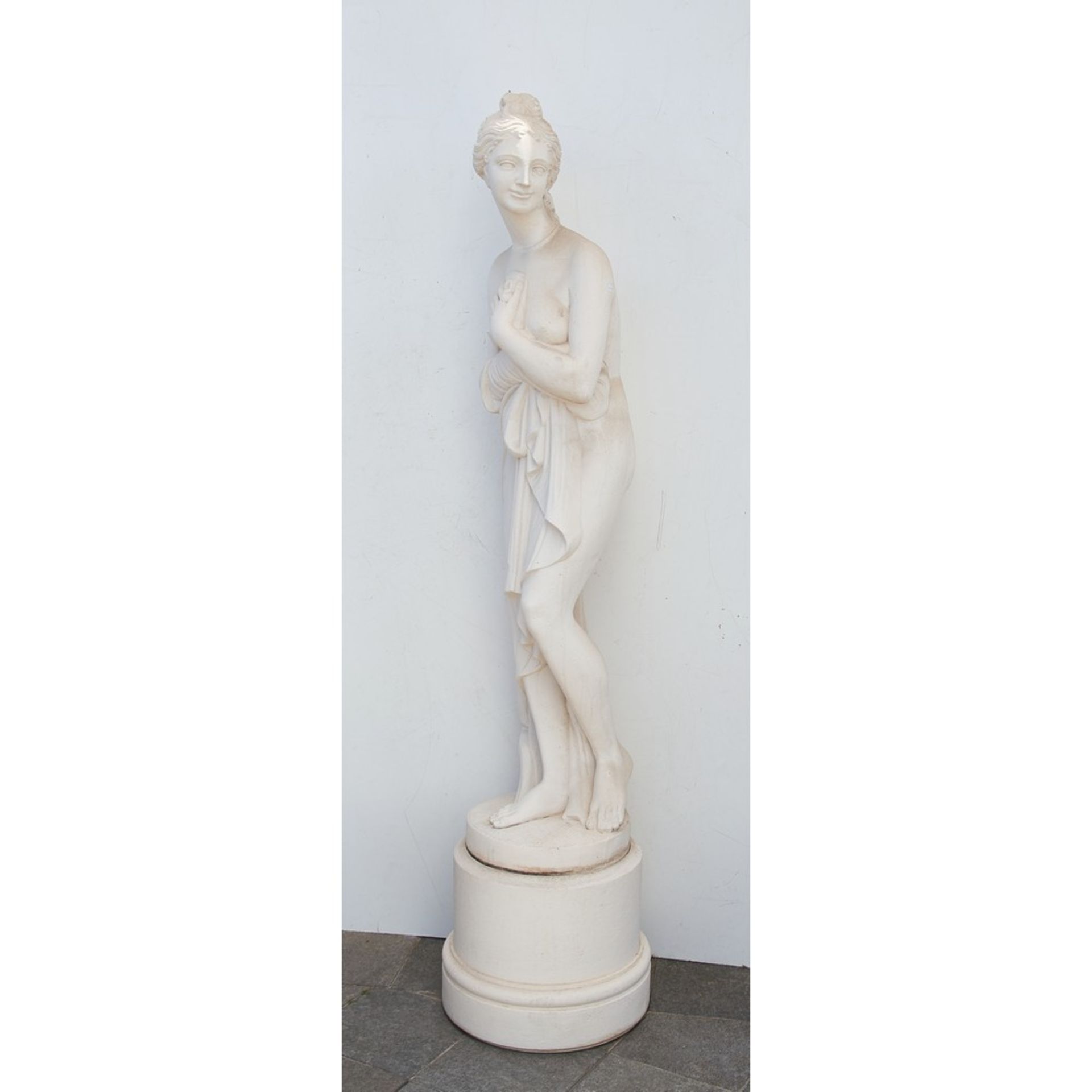 SCULTURA in resina "Venere al bagno"