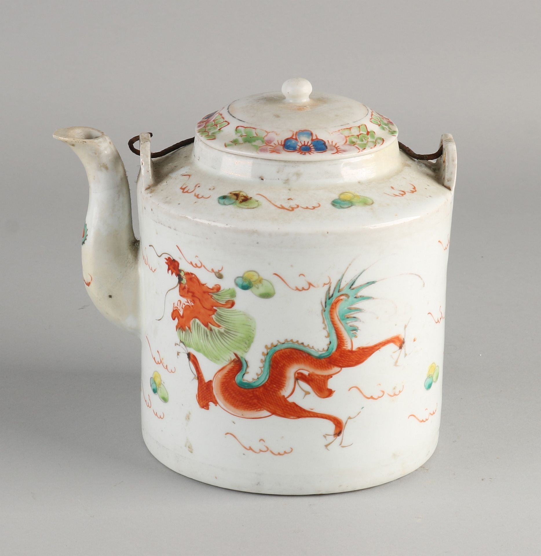 Große chinesische Porzellanteekanne aus dem 19. Jahrhundert mit Drachen- / Paradiesvogeldekoration
