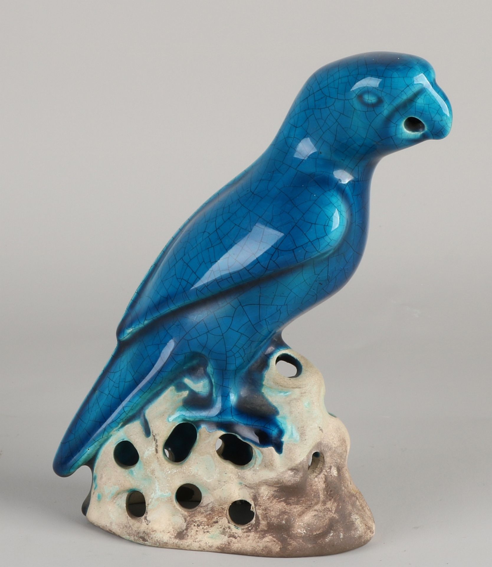 Chinesische Terrakotta-Figur. Blauer glasierter Papagei. Abmessungen: H 19,5 cm. In guter Kondit