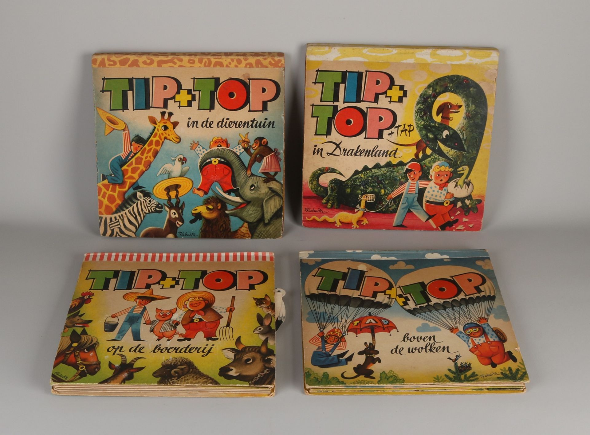 Vier alte Pop-up-Kinderbücher. 1x Tipp + Top 'Auf dem Bauernhof 1961'. 1x Tipp + Top 'In den Wol - Image 2 of 2