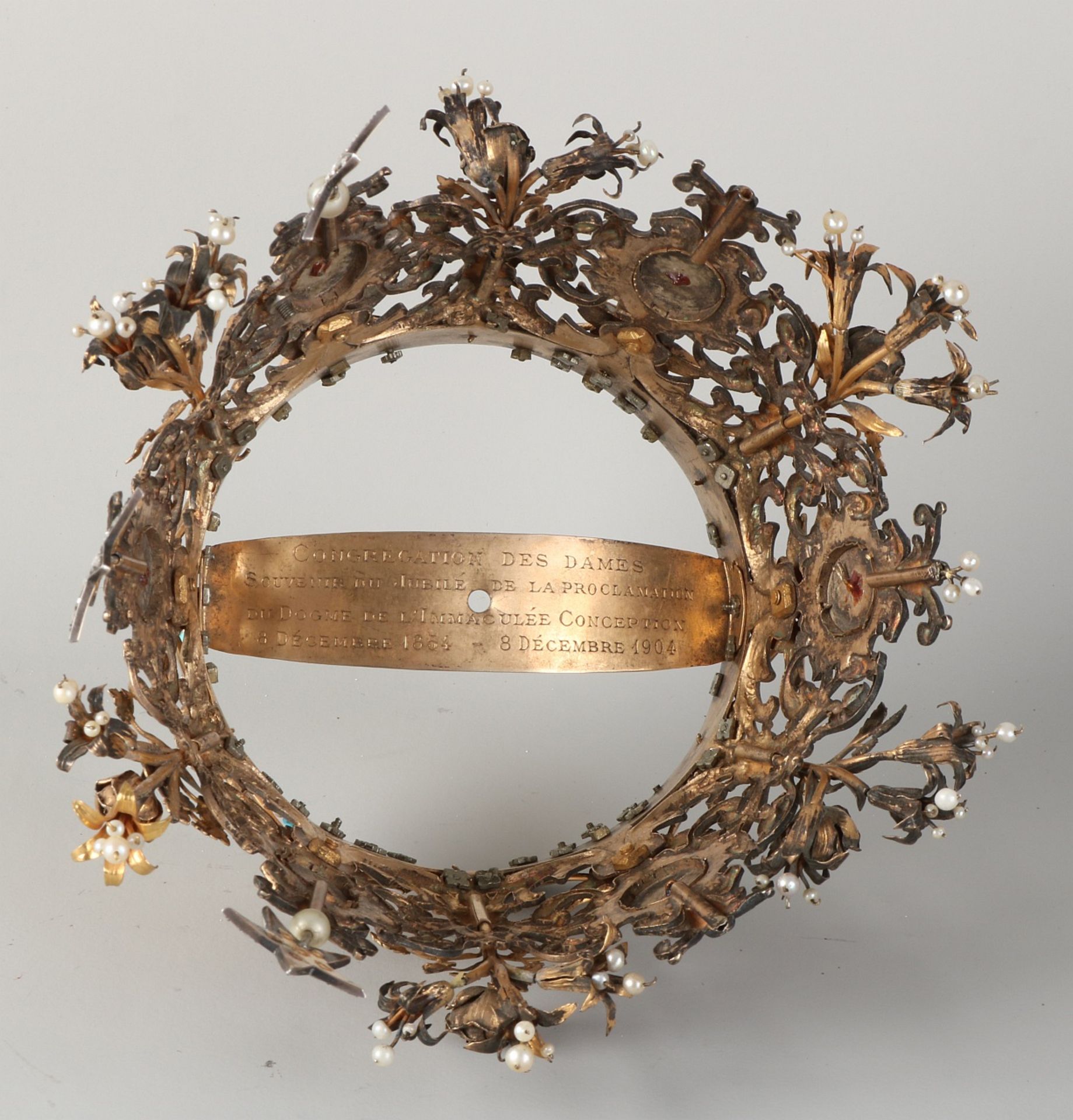 Spezielle Krone, silbervergoldet, reich verziert mit Girlanden, Puttenbechern, Locken und Blumen. - Image 3 of 5