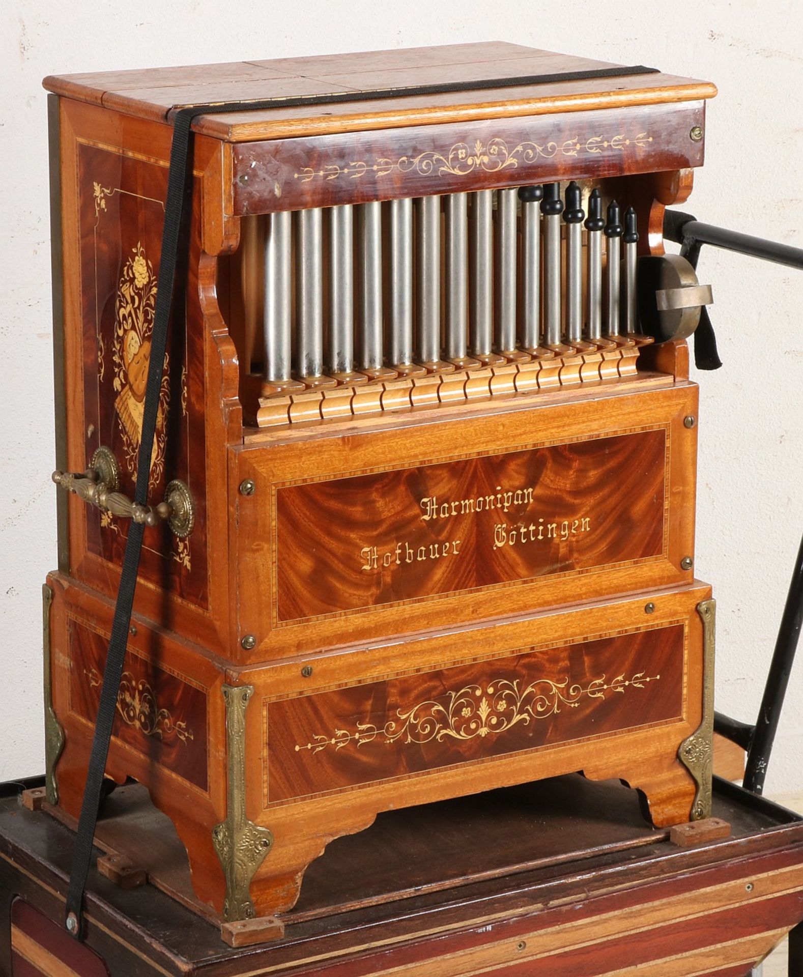 Deutsche Mahagoni-Orgel mit Intarsie. Vom Orgelbauer Hofbauer Harmonipan Göttingen. Zweite Hälf - Bild 2 aus 2