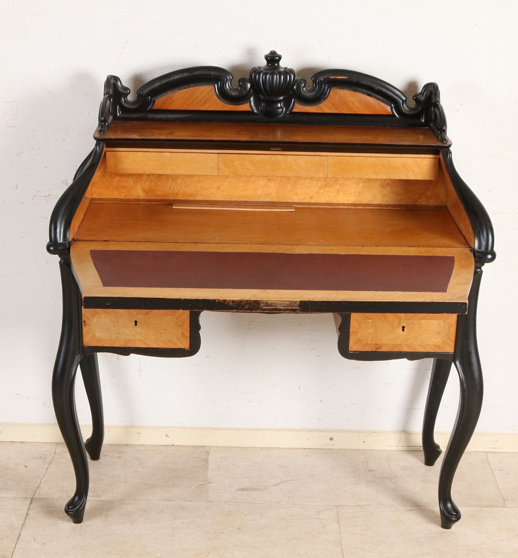 Holland WIII Walnuss Damen Schreibtisch um 1870. Schreibtisch ist komplett mit schwarz besetzt. Un - Bild 2 aus 2