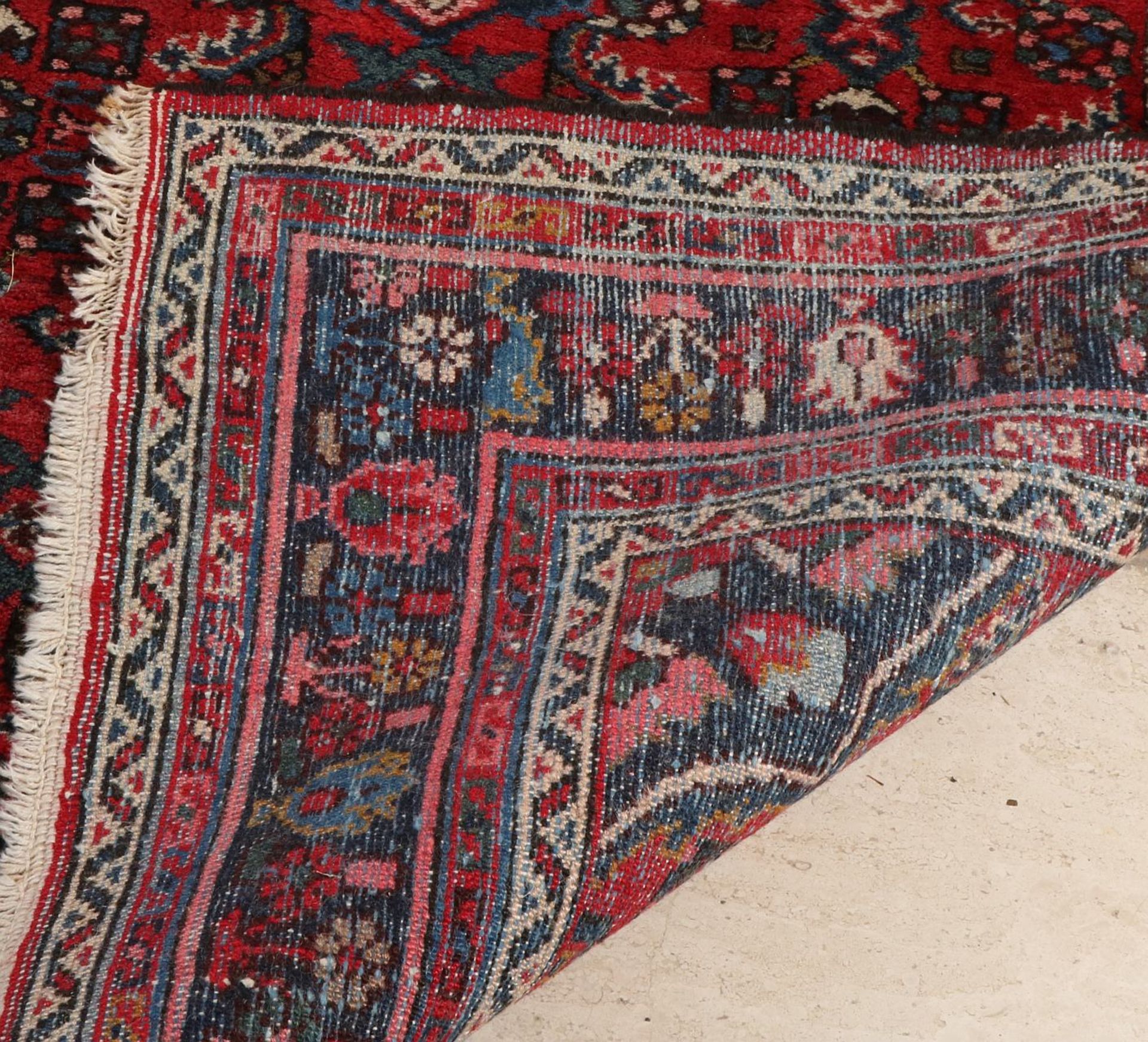 Handgeknüpfter Perserteppich mit Blumendekor und in den Farben Rot, Blau, Weiß 164x110 cm in gute - Image 3 of 3