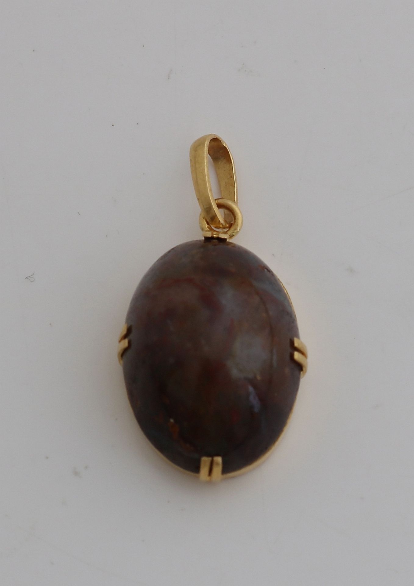 Gold agate pendant