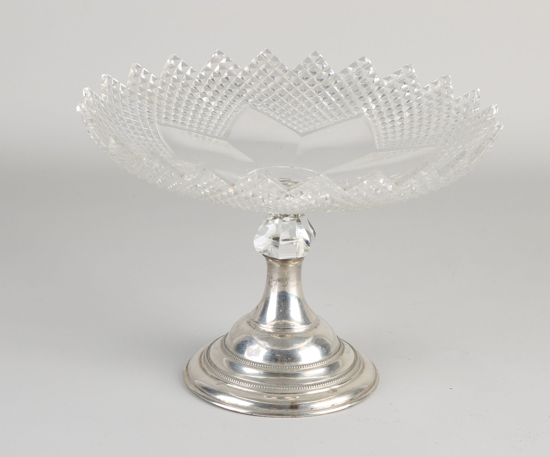 Crystal tazza on a silver base - Image 2 of 2