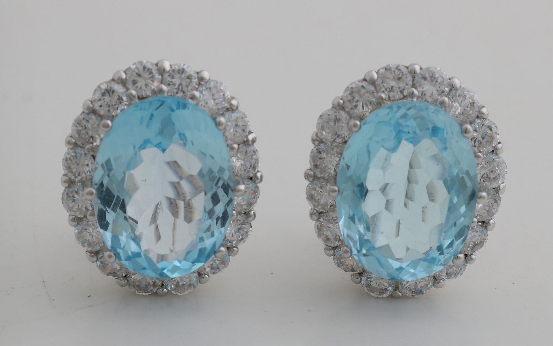 Silver oorknoppen with blue topaz - Image 2 of 2
