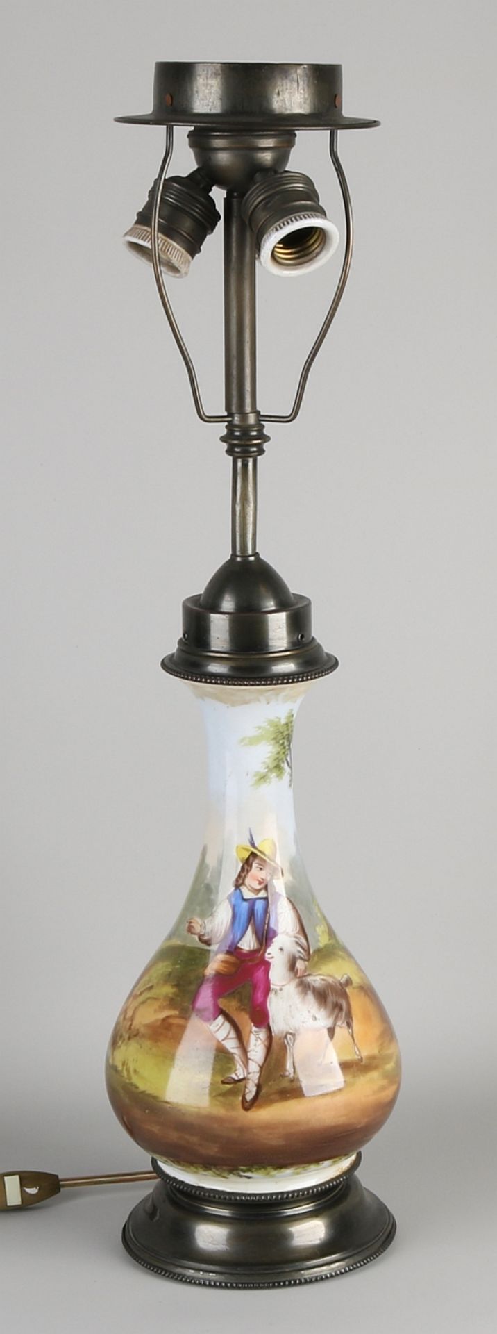 Porcelain lamp