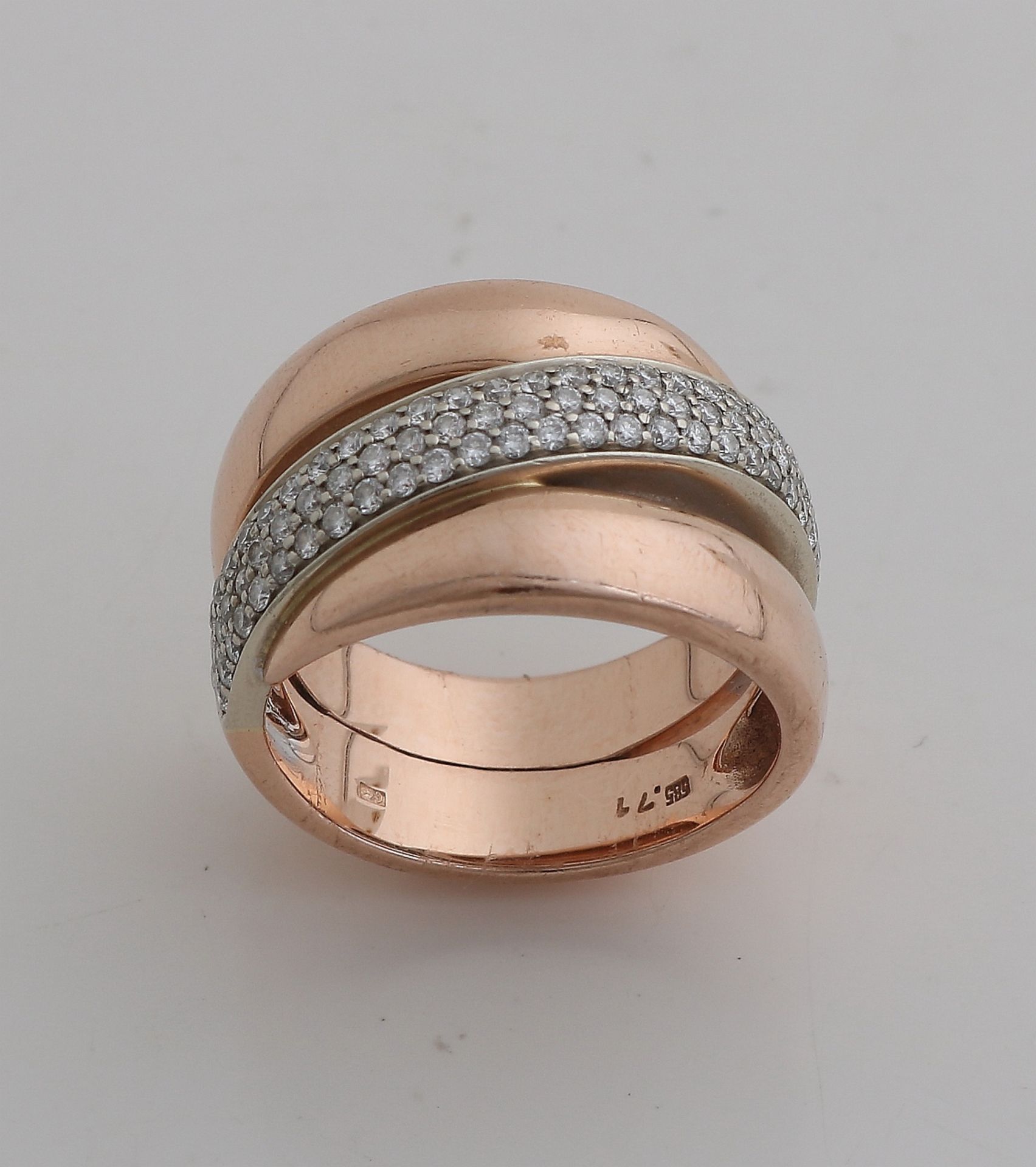 Gold ring with diamond - Image 2 of 2