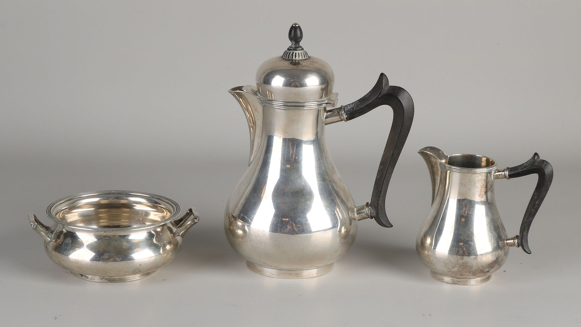 Silver mocha crockery