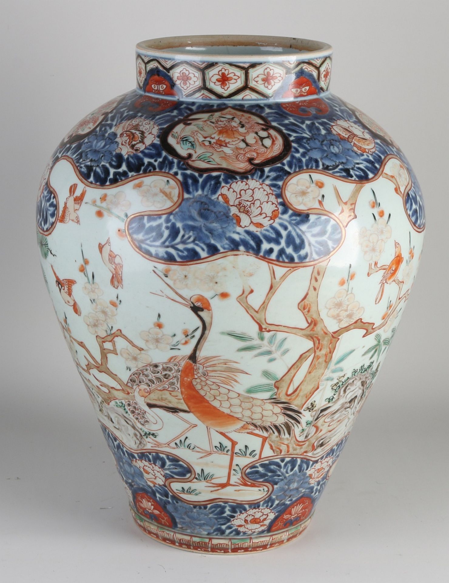 Large Japanese Imari vase H 42.5 cm. - Bild 2 aus 3