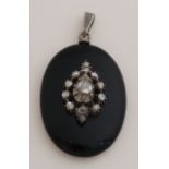 Onyx pendant with diamond